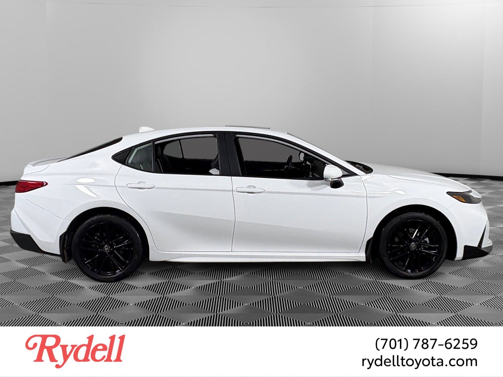 2026 Toyota Camry SE AWD