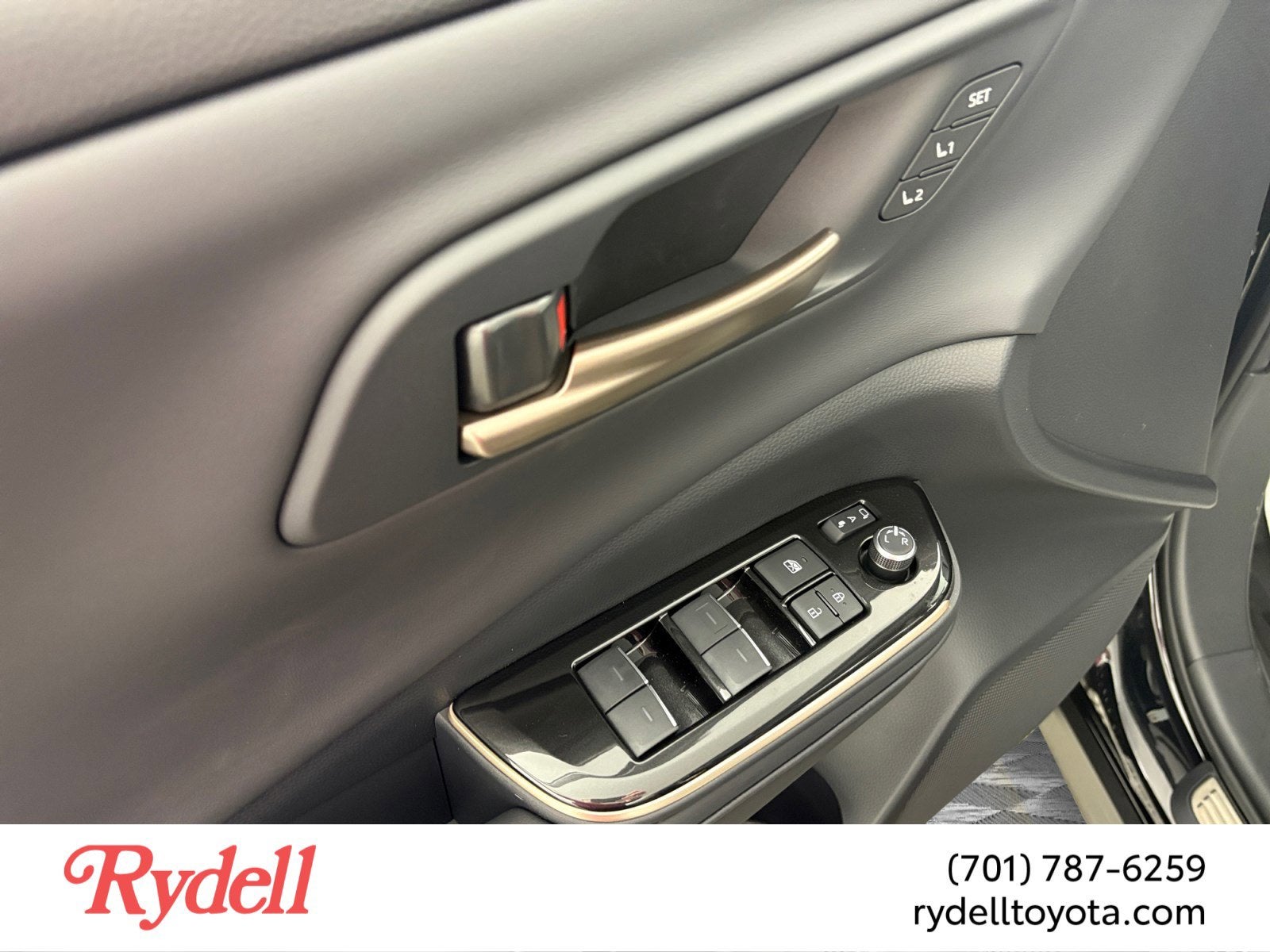 2025 Toyota Toyota Crown Signia Limited