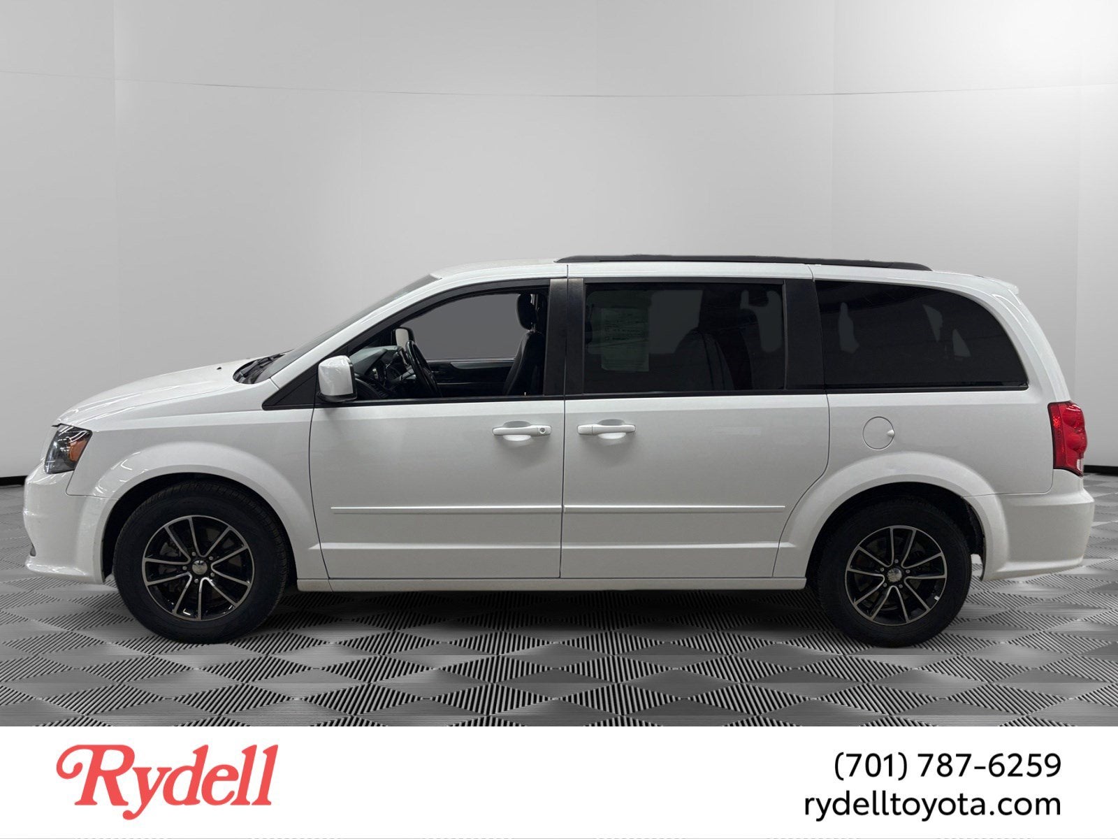 Used 2017 Dodge Grand Caravan GT with VIN 2C4RDGEG1HR799623 for sale in Grand Forks, ND