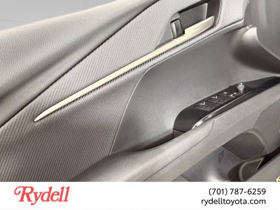 2025 Toyota Camry SE Hyb