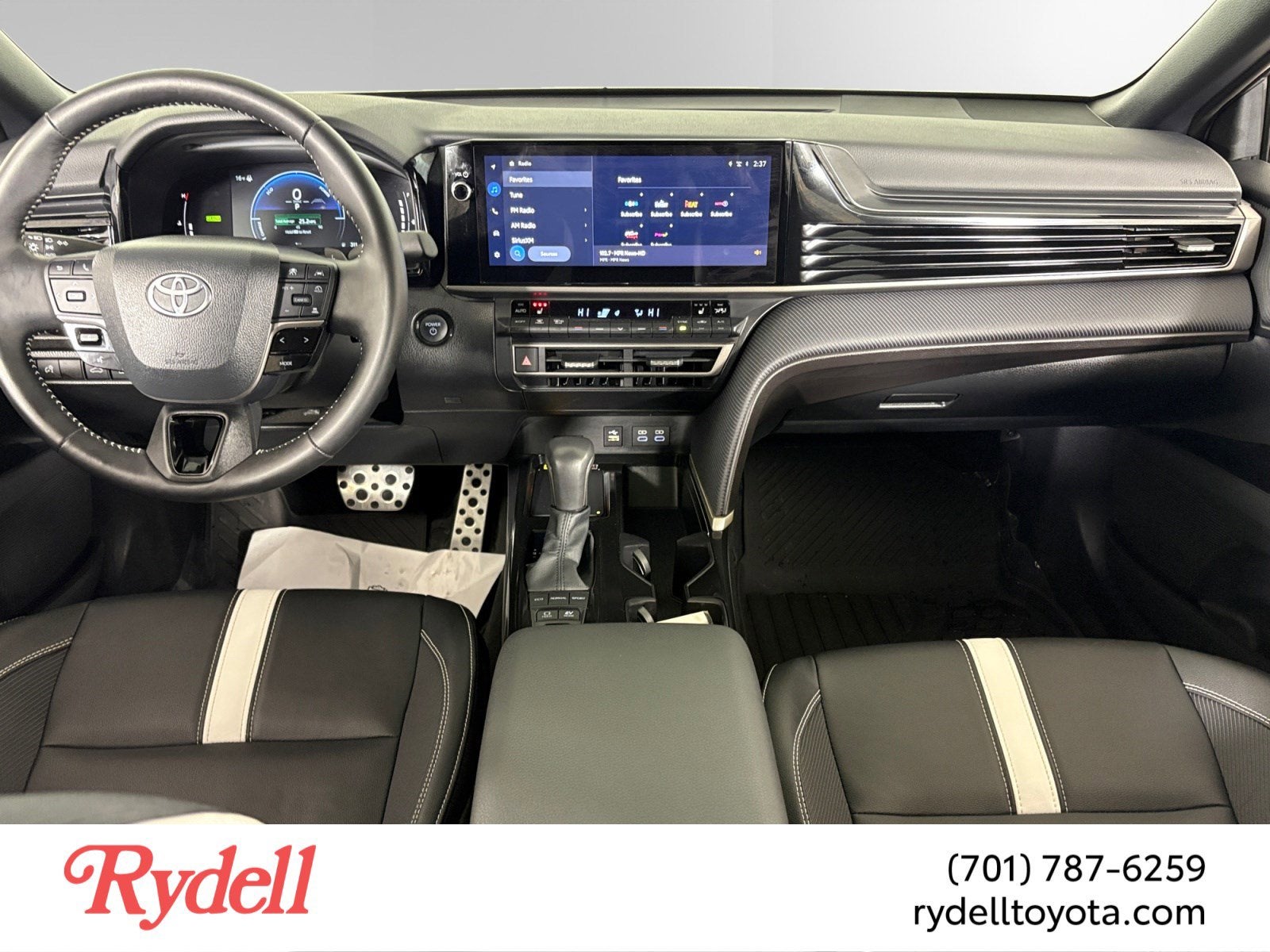 2025 Toyota Camry SE Hyb