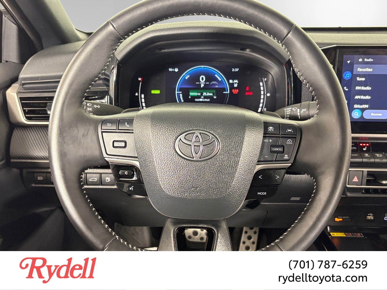 2025 Toyota Camry SE Hyb