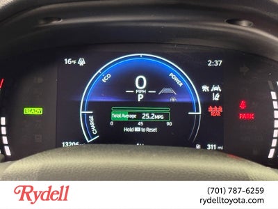 2025 Toyota Camry SE Hyb