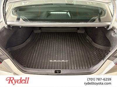 2025 Toyota Camry SE Hyb