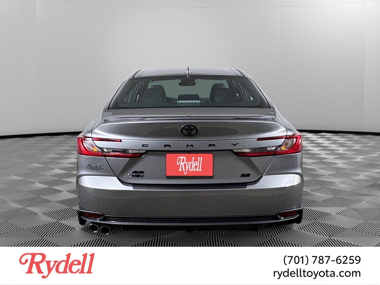 2025 Toyota Camry SE Hyb