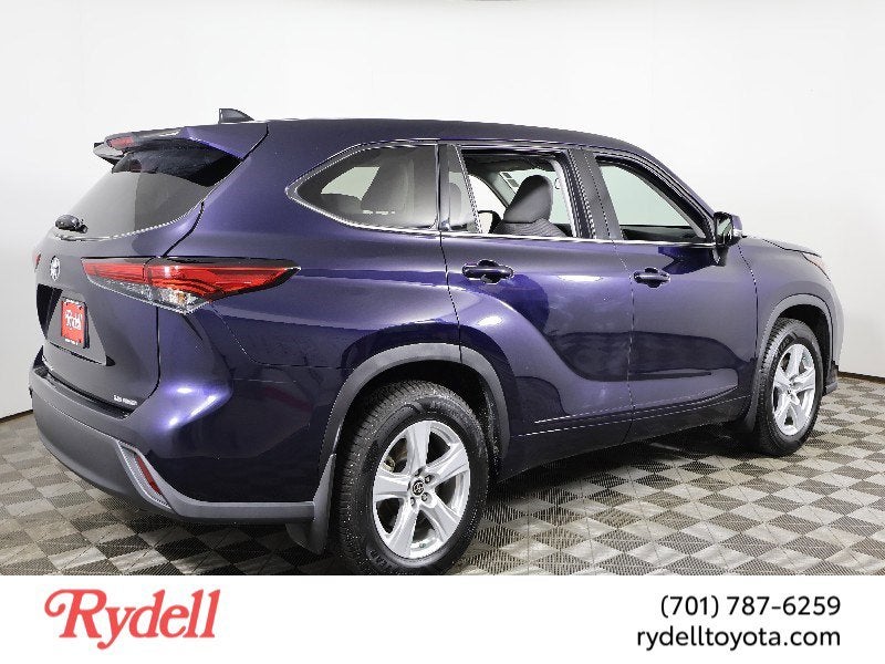 2022 Toyota Highlander LE