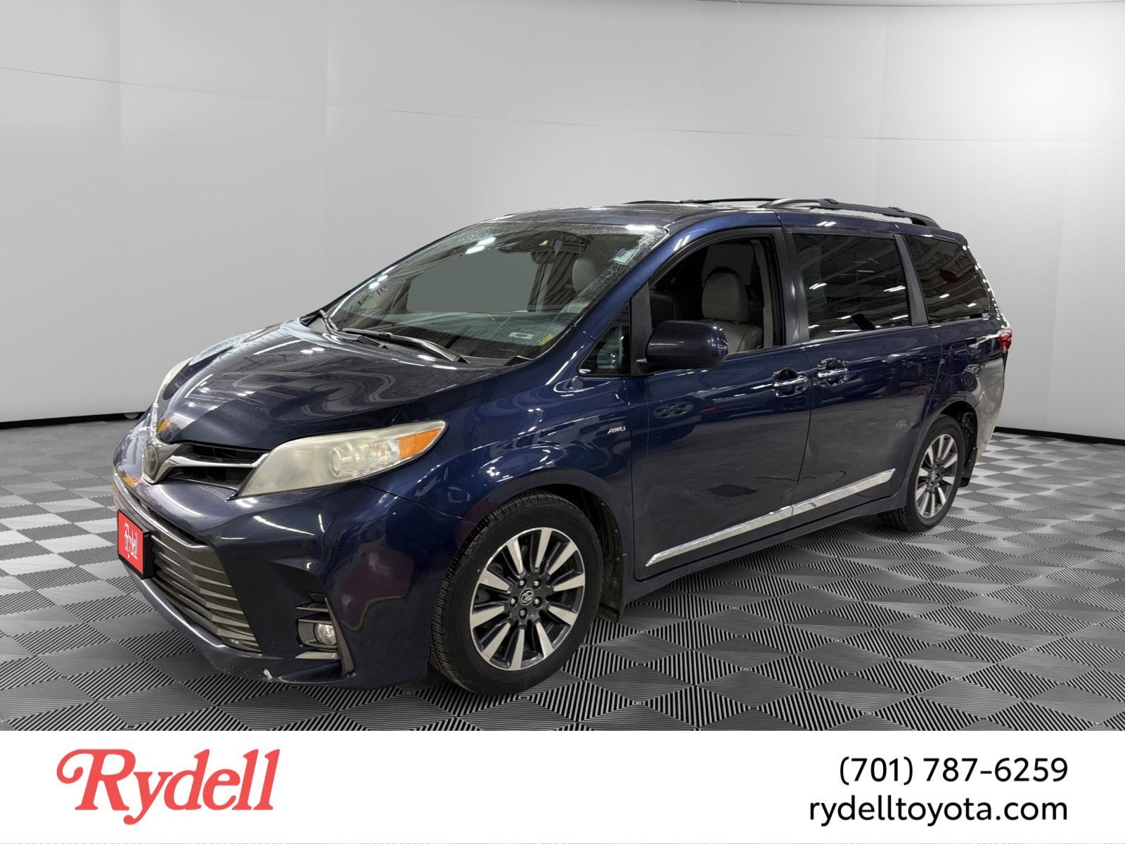2020 Toyota Sienna XLE
