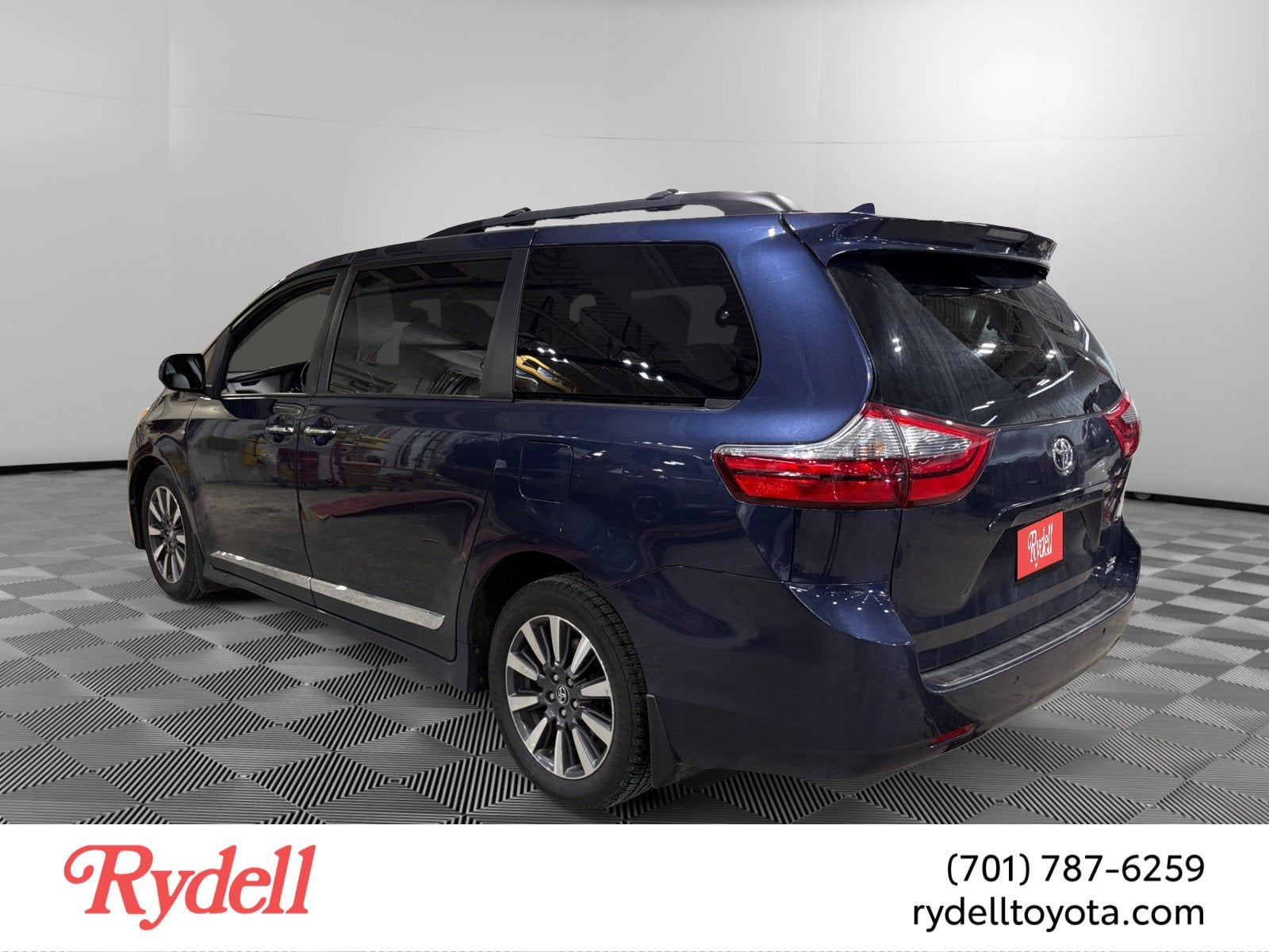 2020 Toyota Sienna XLE