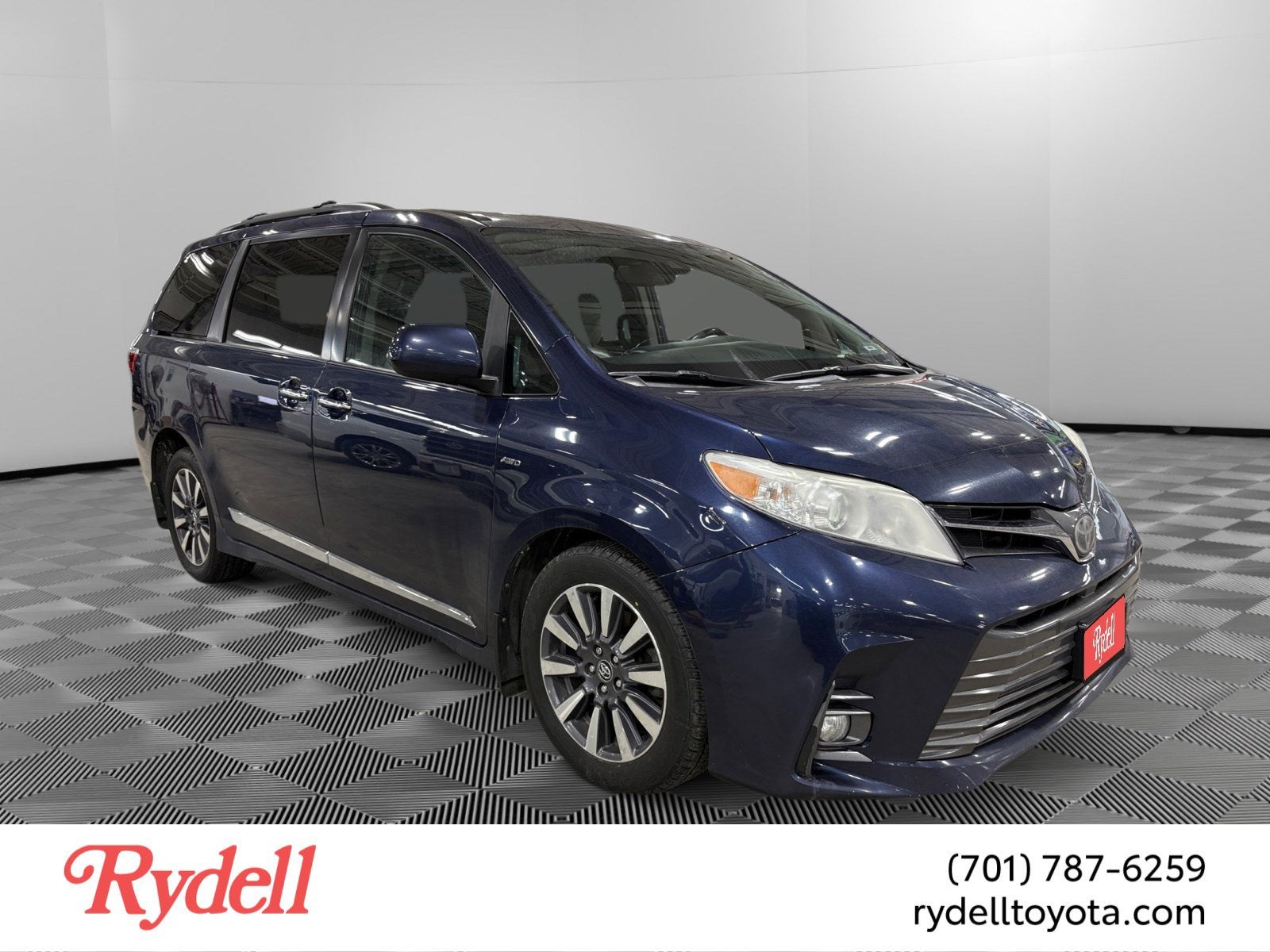 2020 Toyota Sienna XLE