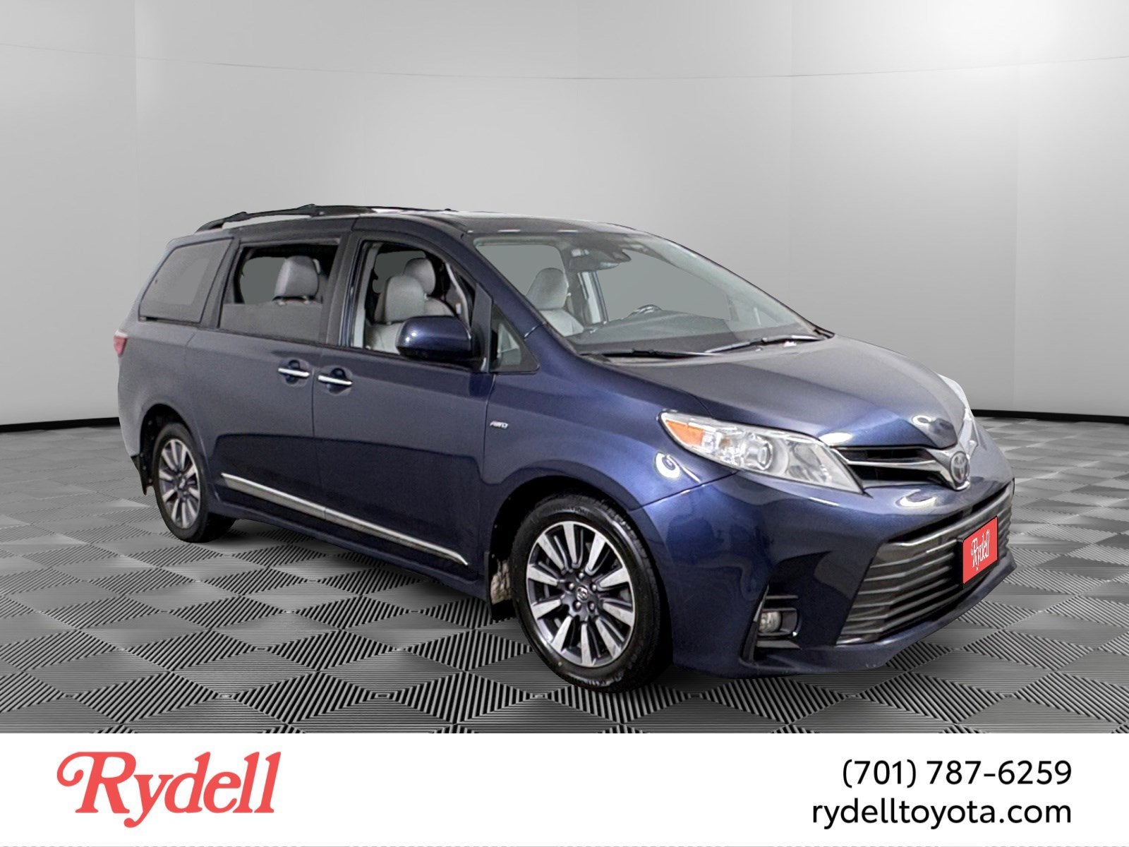 2020 Toyota Sienna XLE