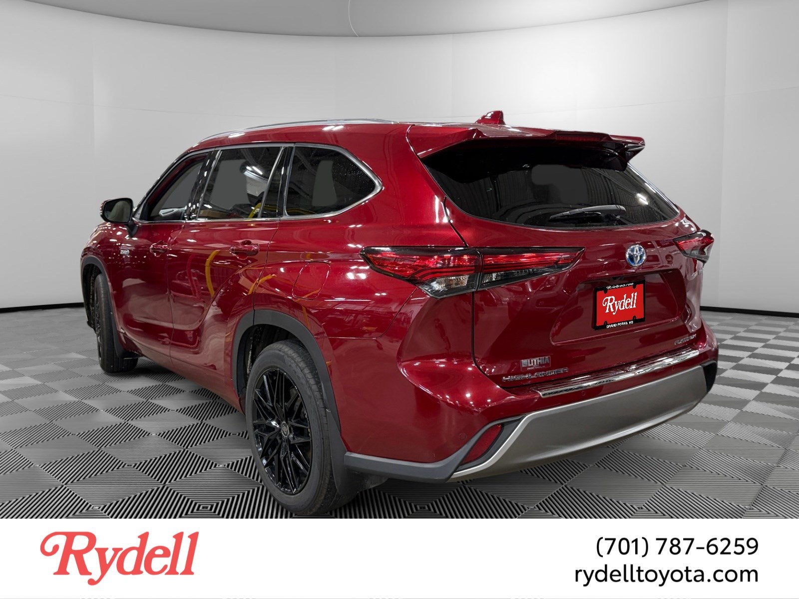 2021 Toyota Highlander Hybrid Platinum