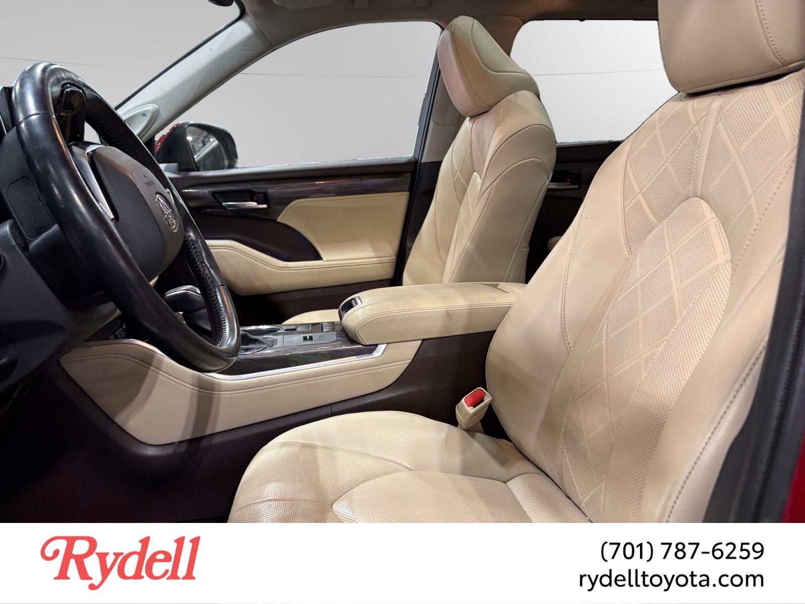 2021 Toyota Highlander Hybrid Platinum