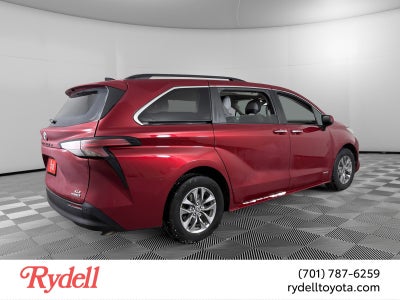 2021 Toyota Sienna XLE