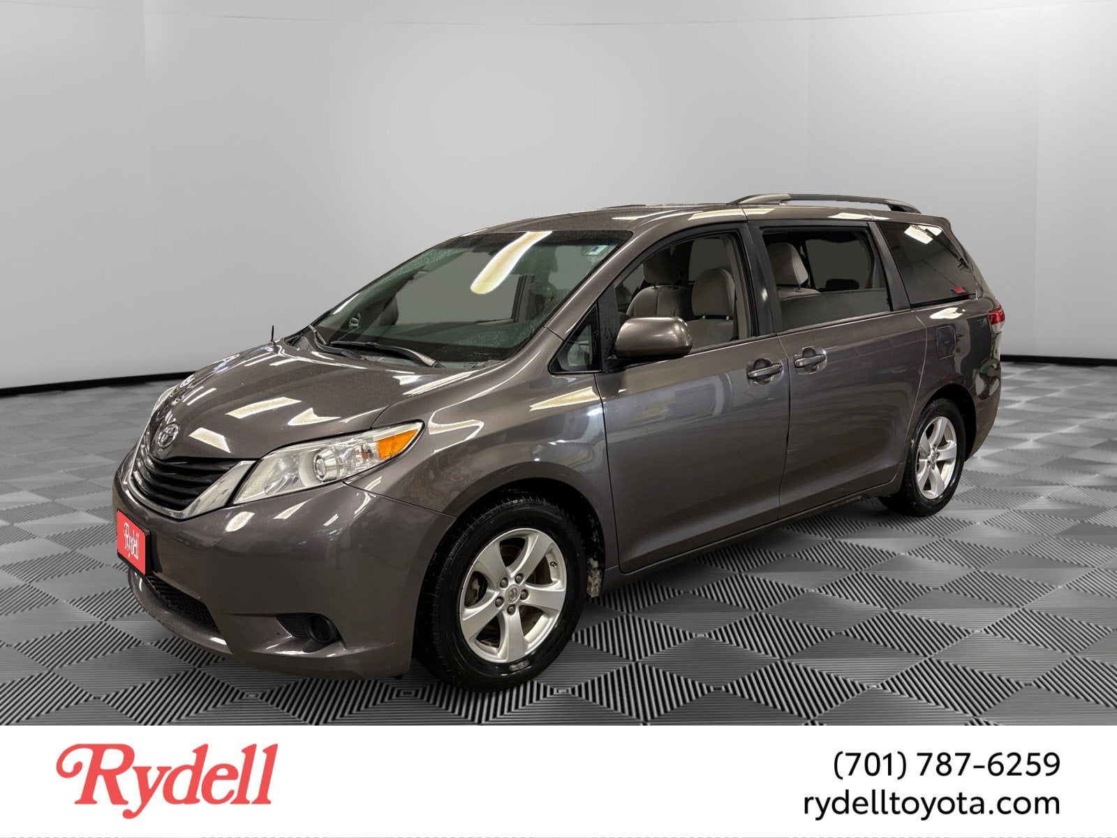 2013 Toyota Sienna LE