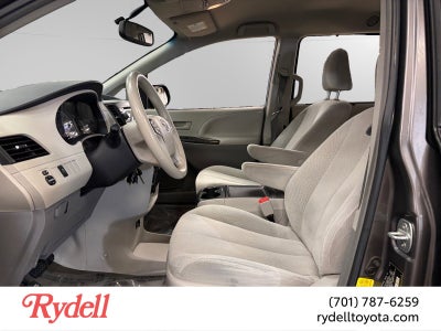 2013 Toyota Sienna LE