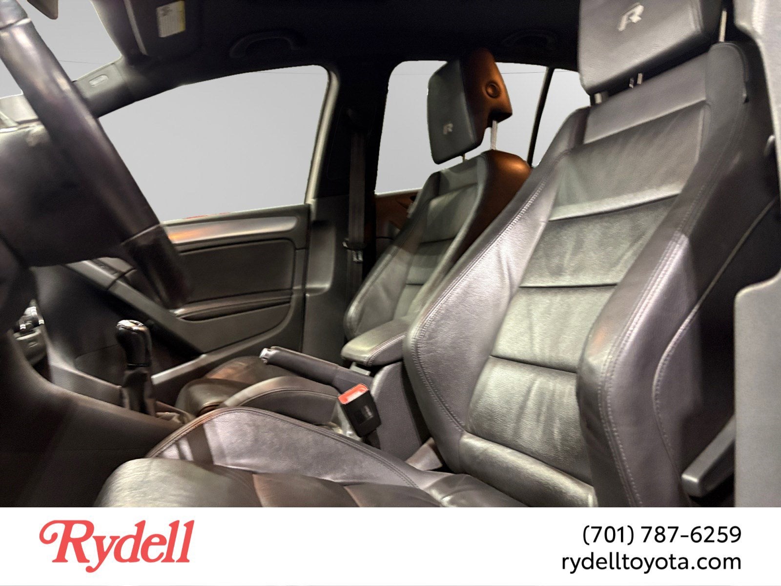 2012 Volkswagen Golf R w/Sunroof & Navi