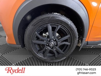 2023 Nissan Kicks SR