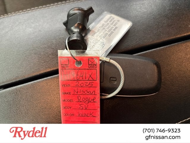 2025 Nissan Rogue SV