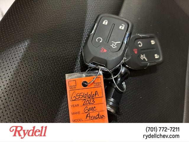 2023 GMC Acadia AT4