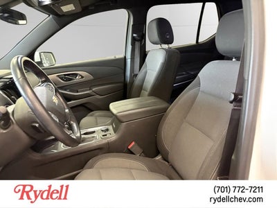 2022 Chevrolet Traverse LT Cloth