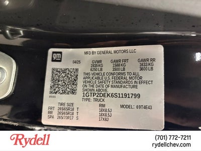 2025 GMC Canyon 4WD AT4