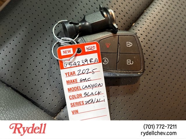 2025 GMC Canyon 4WD Denali