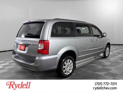 2016 Chrysler Town & Country Touring