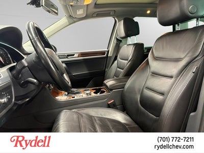 2014 Volkswagen Touareg Sport